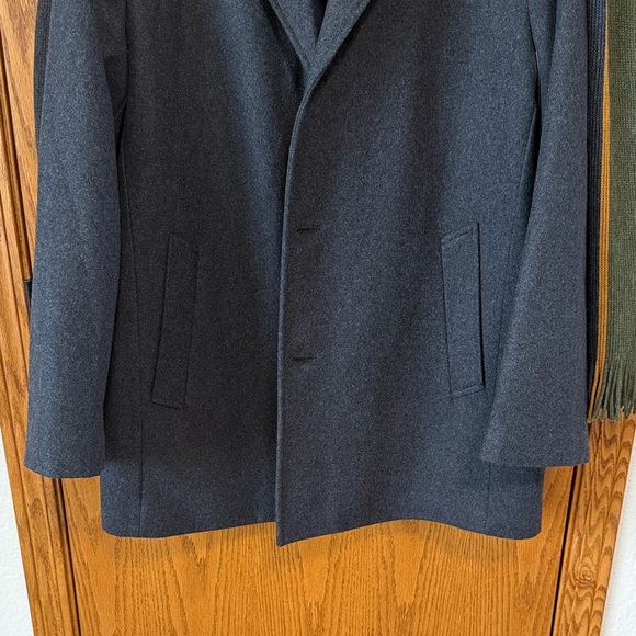 Michael Kors Men's Dark Gray Wool Coat with Striped Scarf - Picture 8 of 9